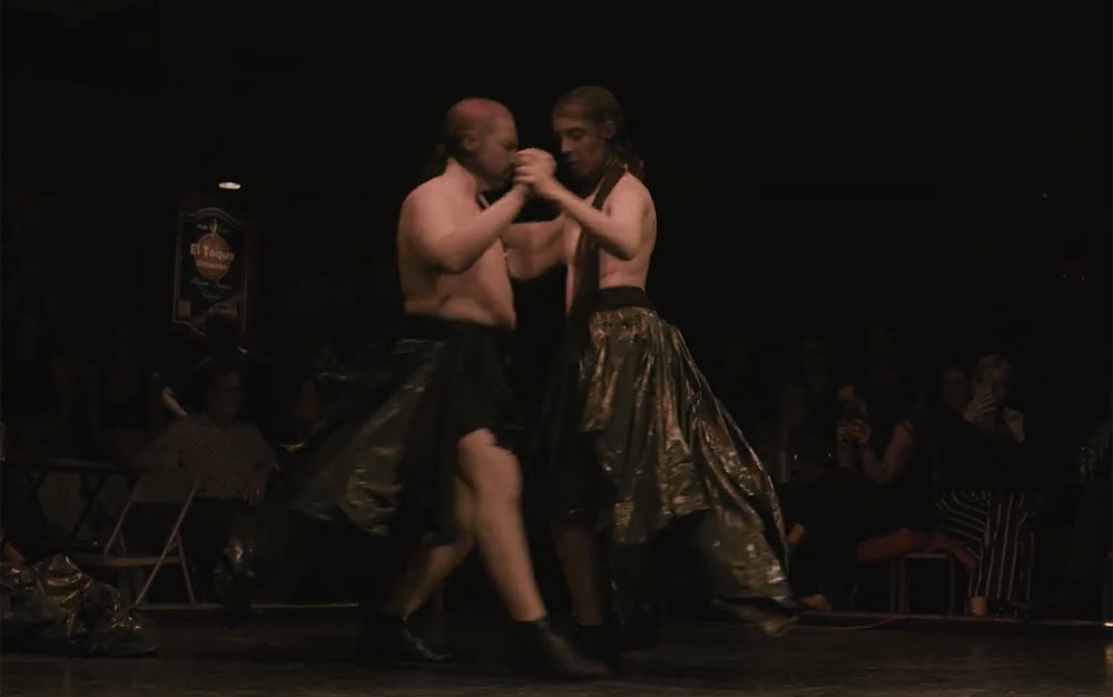 Damian Gargiulo and Mikael Dobarro – Performance de tango disidente