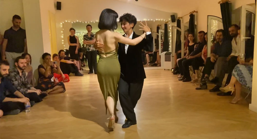 Ezgi Turmuş and Ezgi Sarıkaya at Nuestro Tango